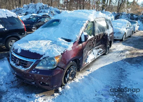 2010 Honda Odyssey Touring z USA, uszkodzony, nr VIN 5FNRL3H95AB042766